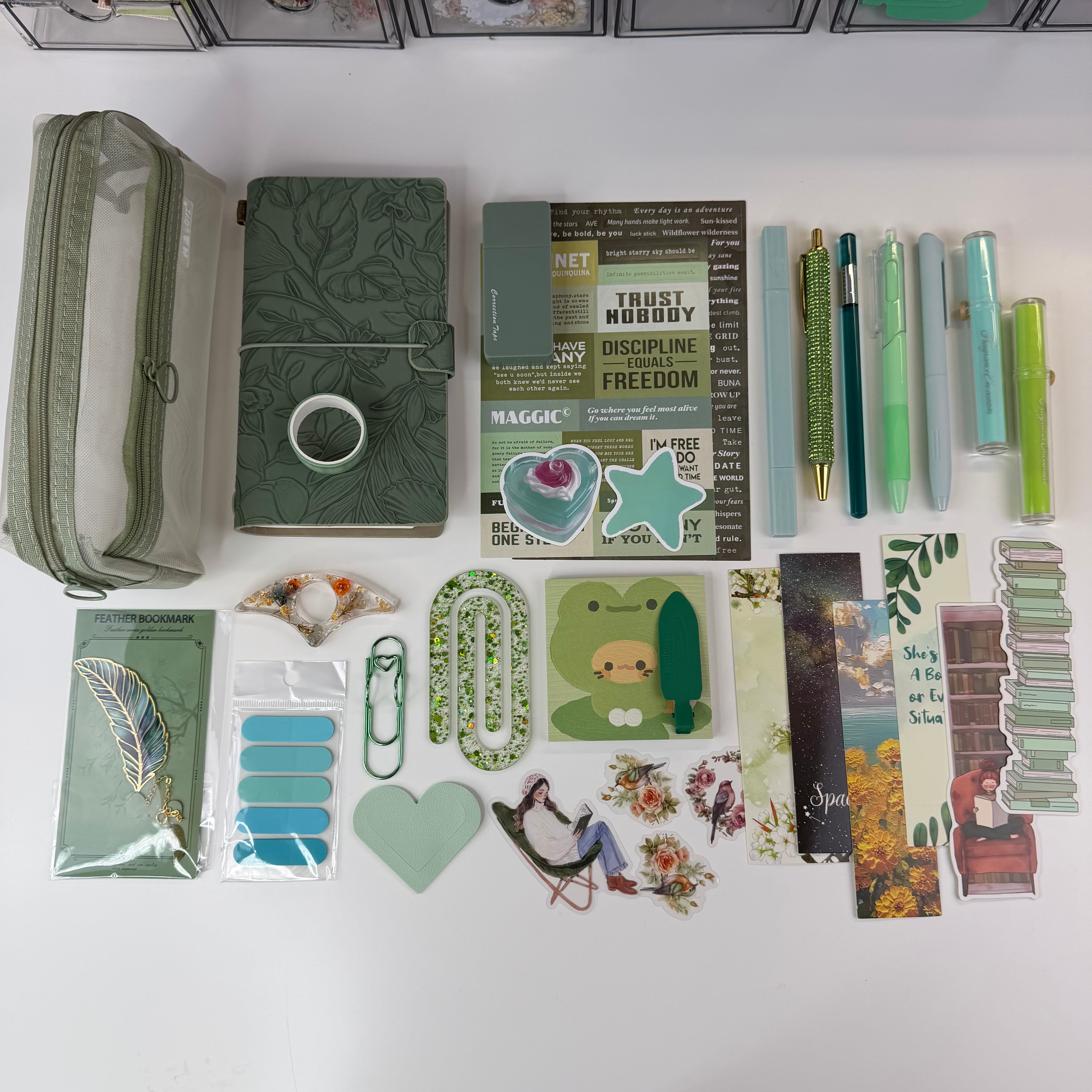 🍃 Green Serenity Creative Bundle