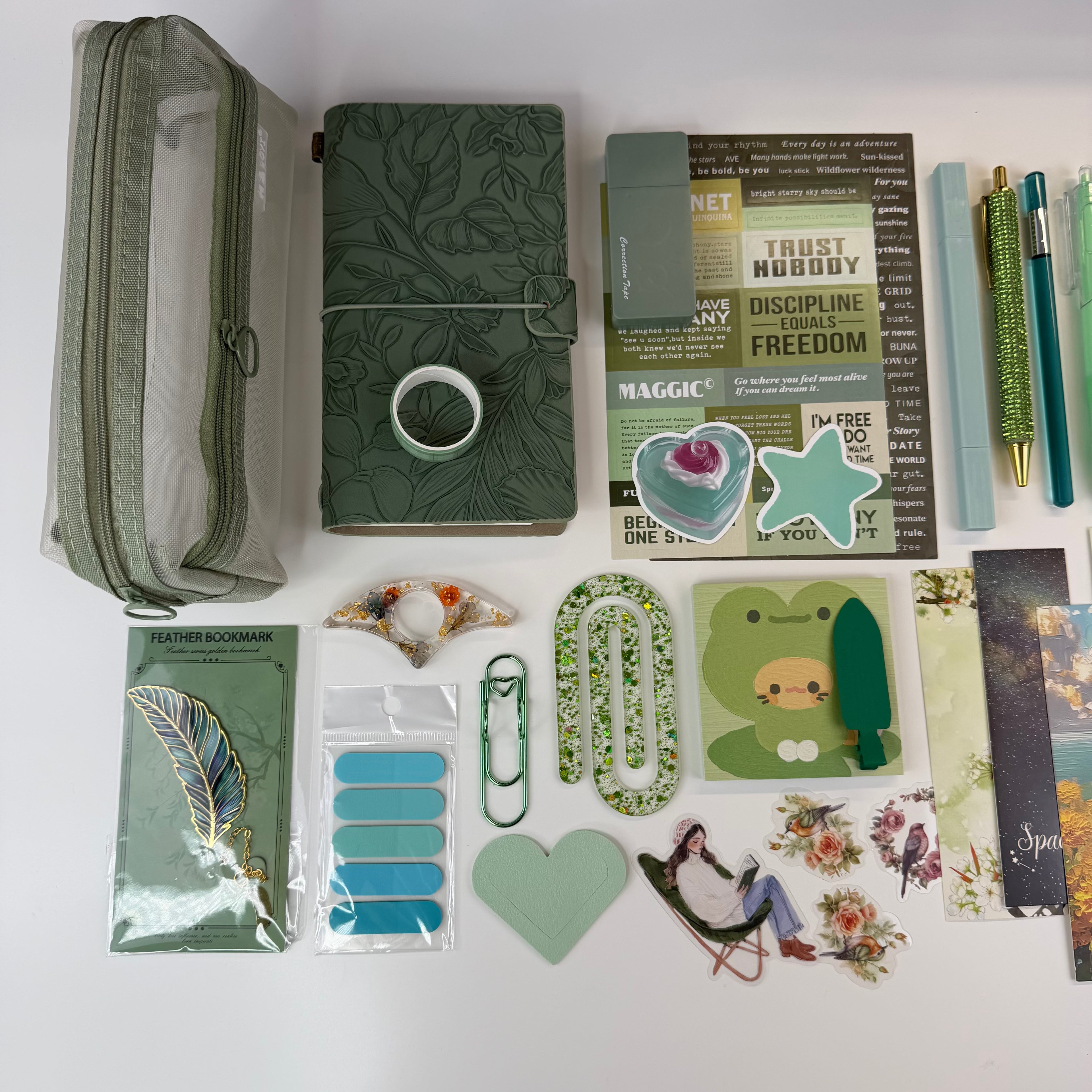 🍃 Green Serenity Creative Bundle