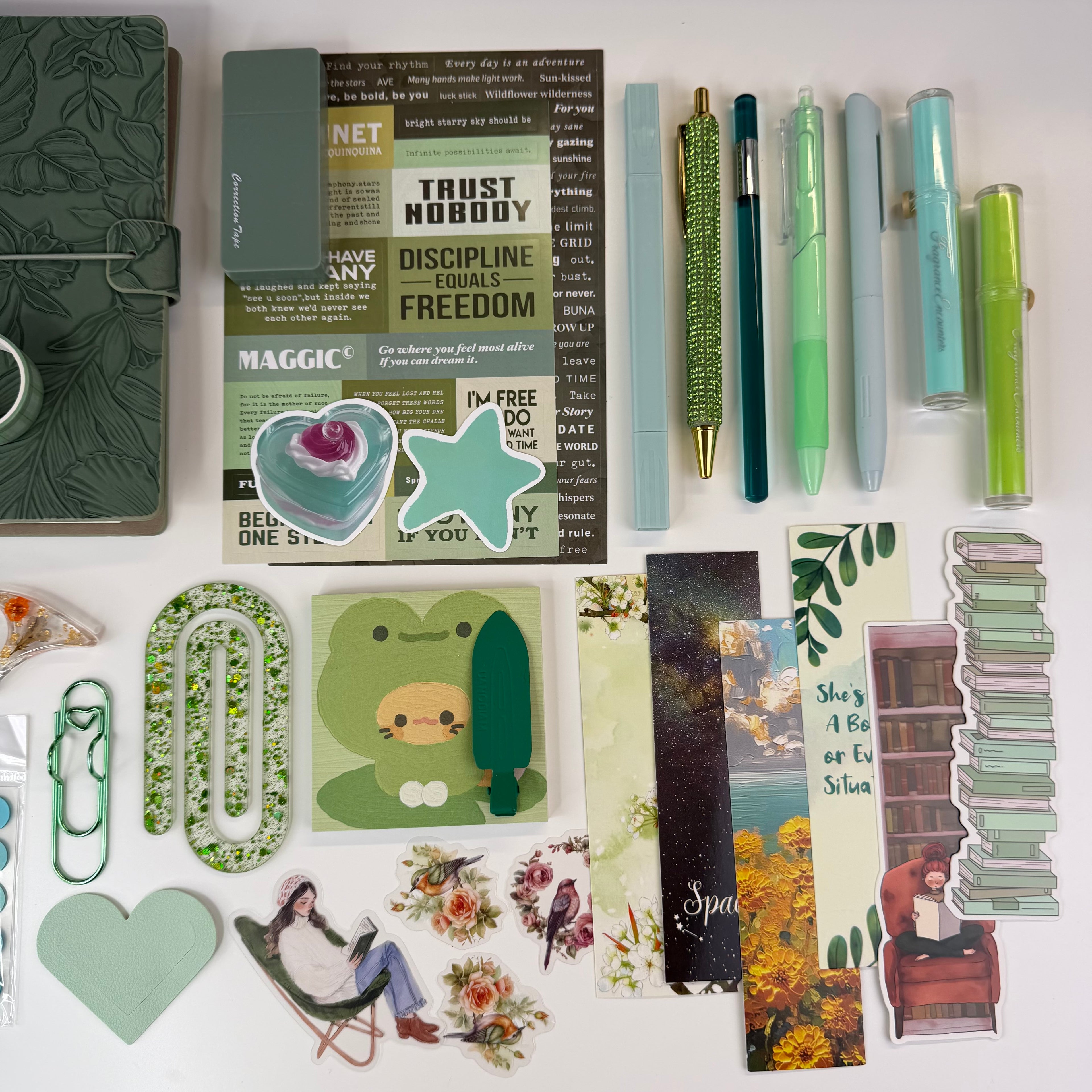 🍃 Green Serenity Creative Bundle