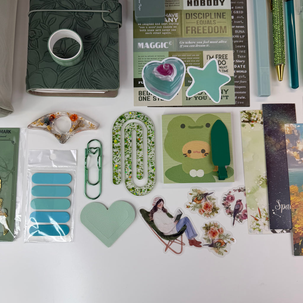 🍃 Green Serenity Creative Bundle