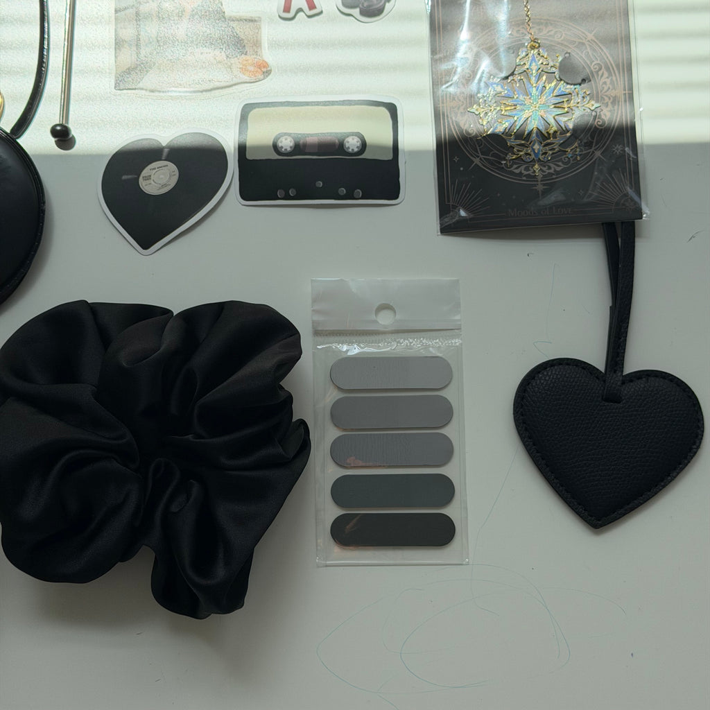 ✨ Dream in Black Box