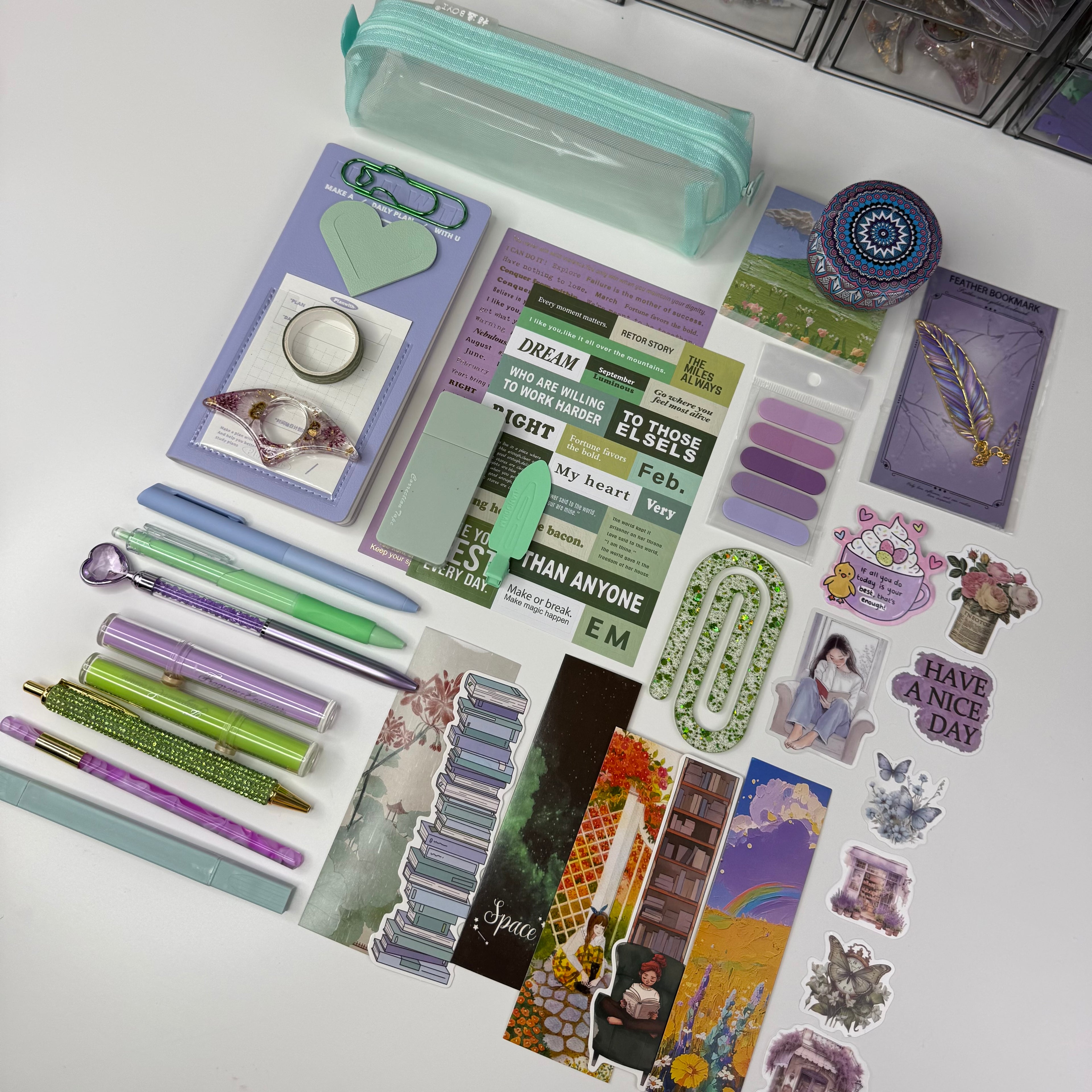 Mistery Box | 2 colors | 15 items