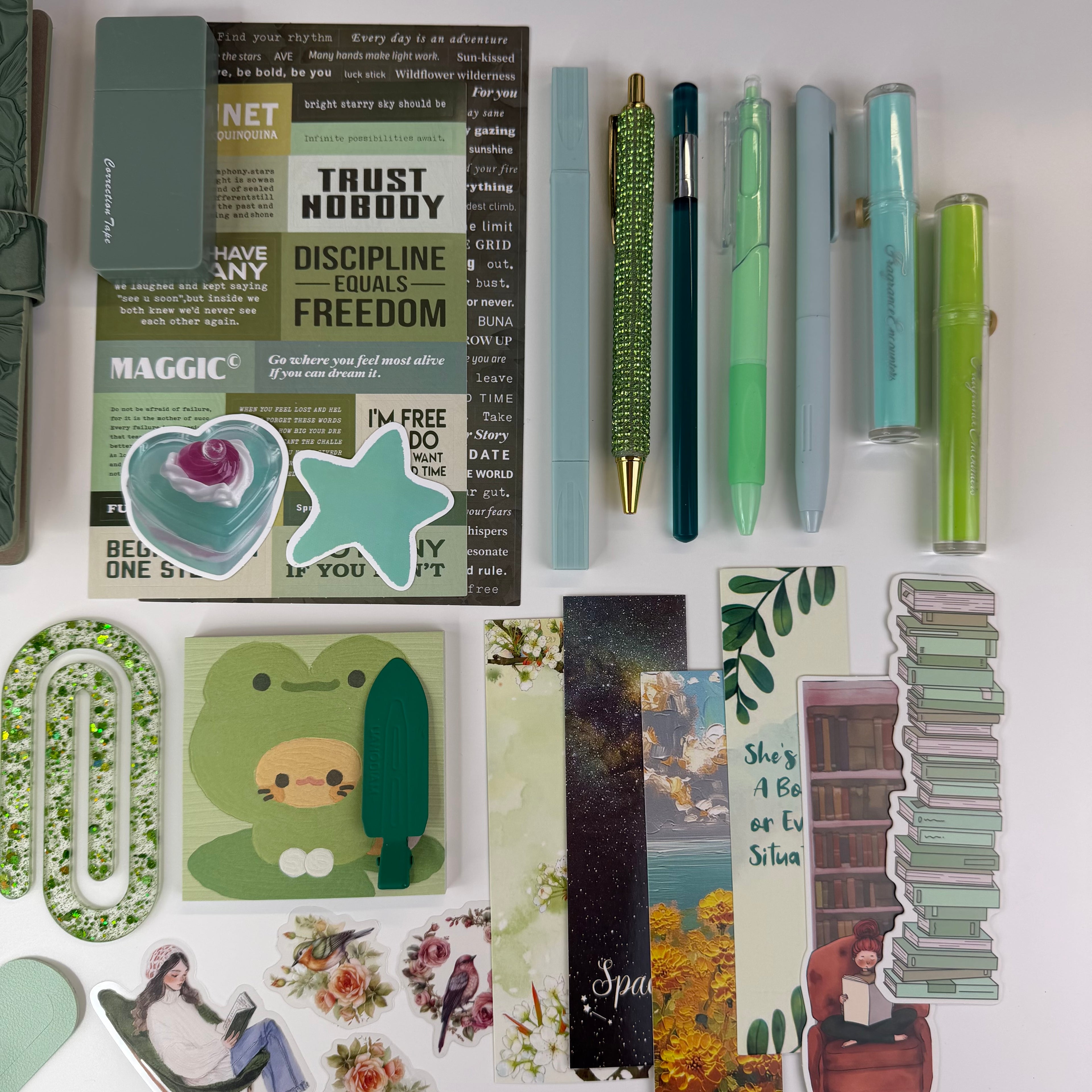 🍃 Green Serenity Creative Bundle